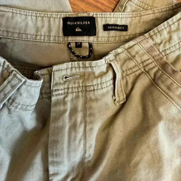 Quicksilver Men’s Regular Fit Cargo Khaki Shorts 29 - Picture 2 of 2